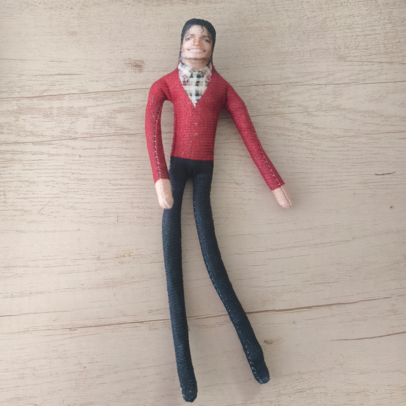 Bambola di Peluche di Michael  - Evoker Cosplay Prop recensione e prezzo